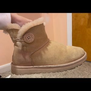 Mini ugg tan boots